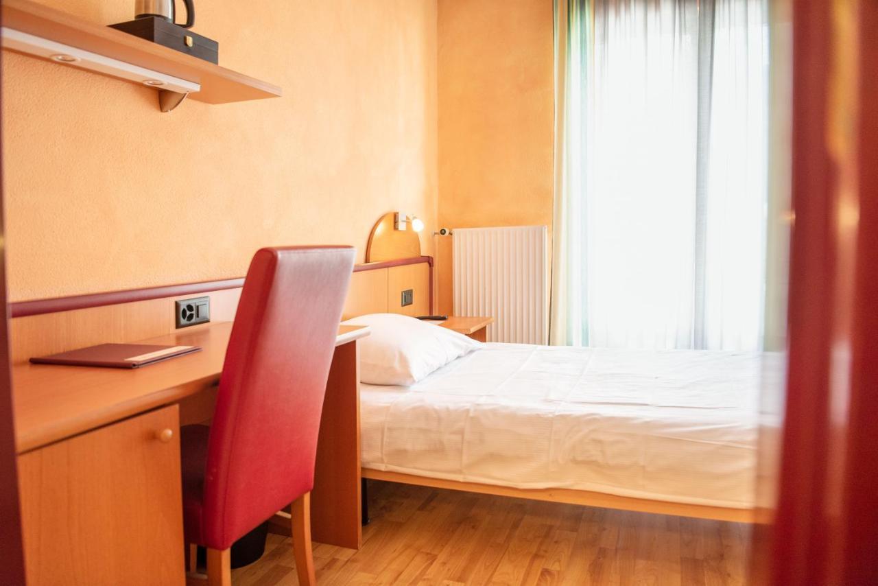 Al Giardinetto Hotel Biasca Luaran gambar